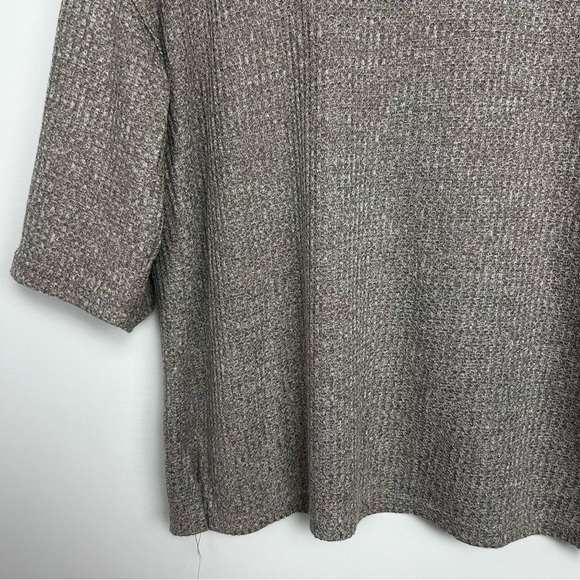Cyrus 3/4 length sleeve in warm grey - Picture 6 of 7